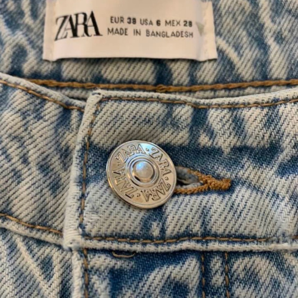 ZARA Light Blue Denim Jeans with Silver Logo Button